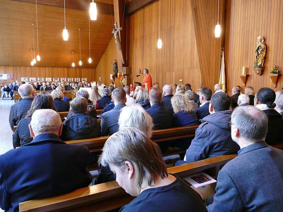 Firmung 2019 in Naumburg (Foto: Karl-Franz Thiede)